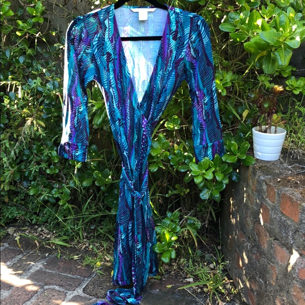 Diane von Furstenberg silk wrap dress sz 2